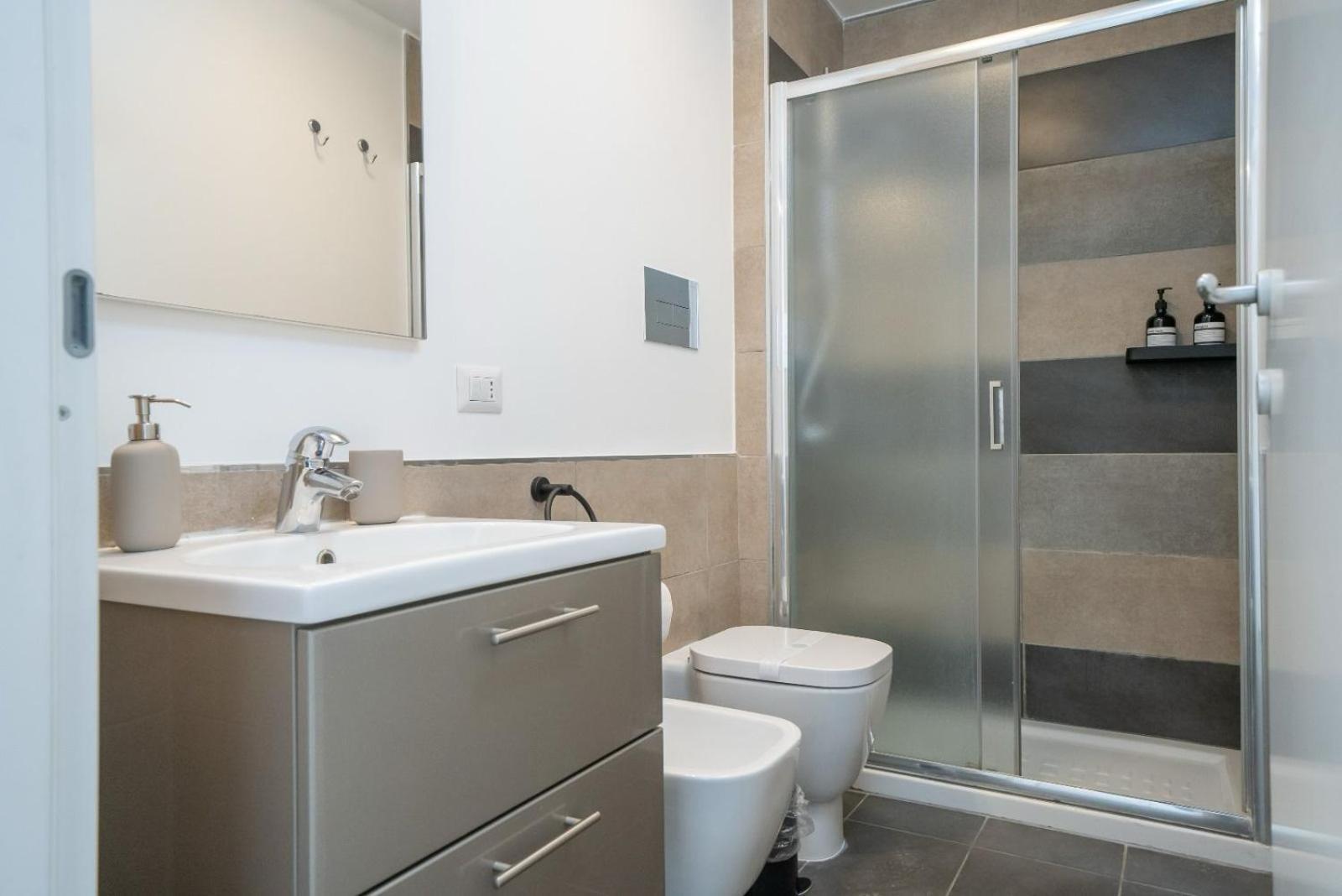 Bovio Boutique Studio Apartment Наполи Стая снимка