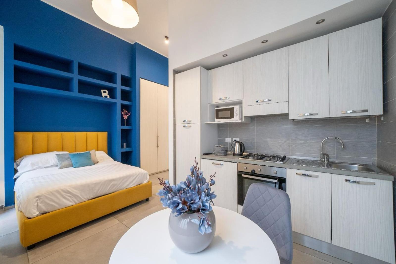 Bovio Boutique Studio Apartment Наполи Стая снимка