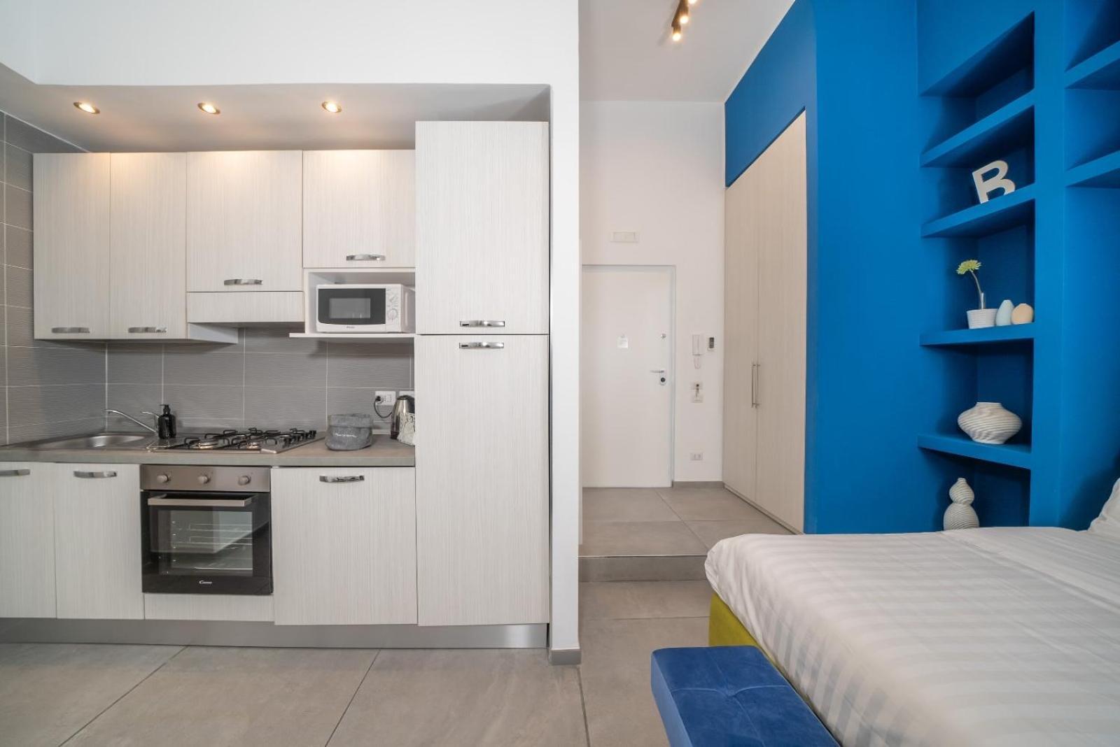 Bovio Boutique Studio Apartment Наполи Екстериор снимка
