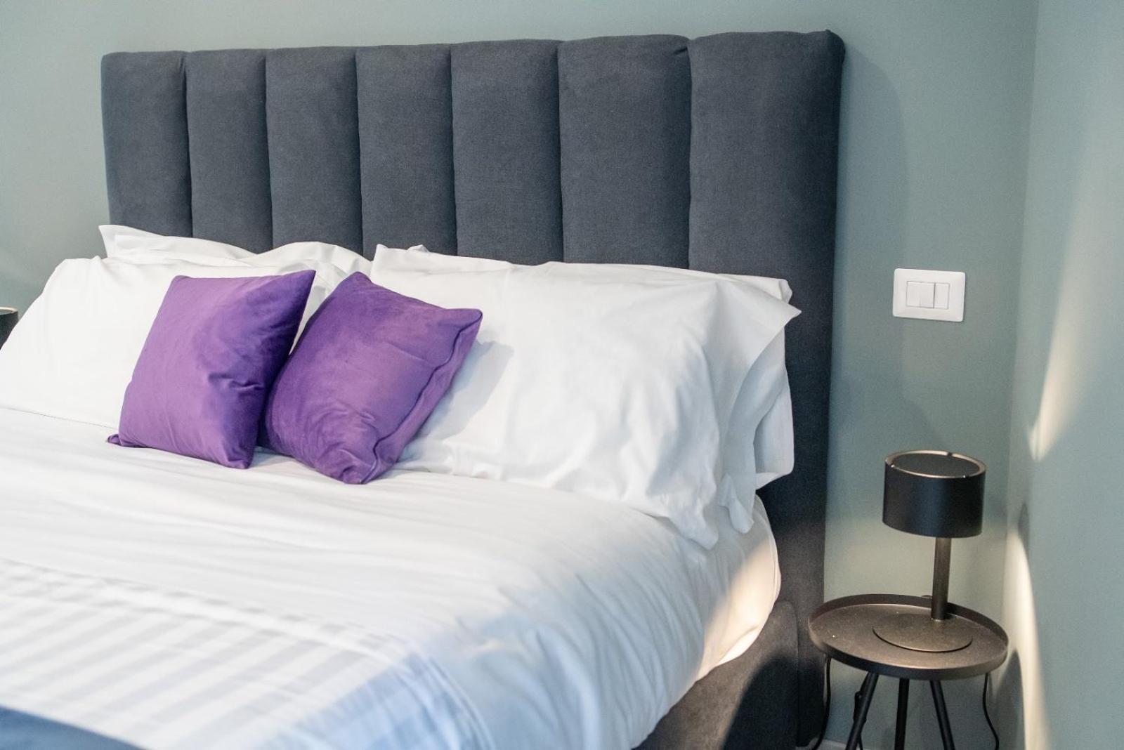 Bovio Boutique Studio Apartment Наполи Екстериор снимка
