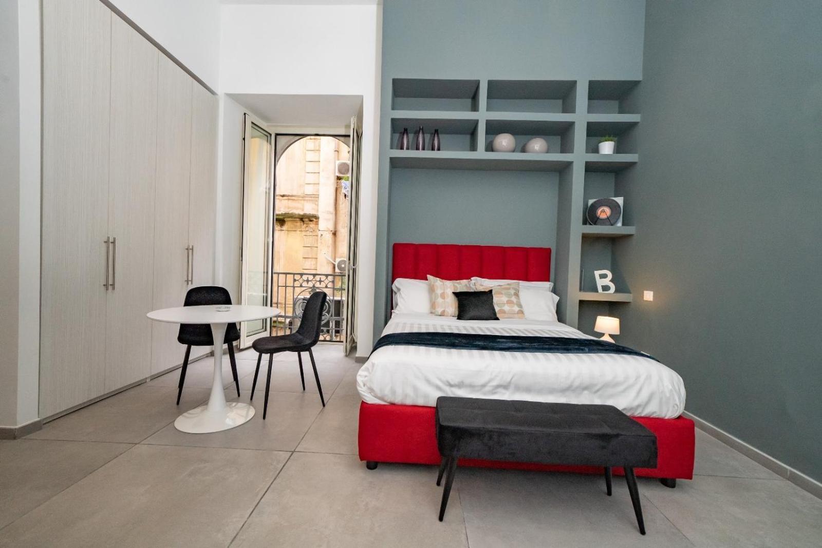 Bovio Boutique Studio Apartment Наполи Екстериор снимка